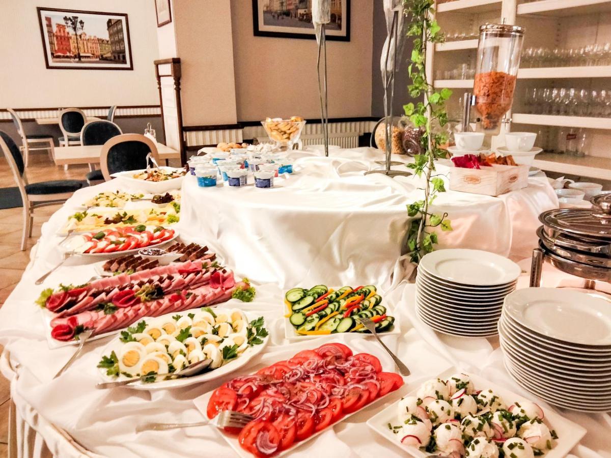 Hotel Stara Garbarnia Bed & Breakfast 3*